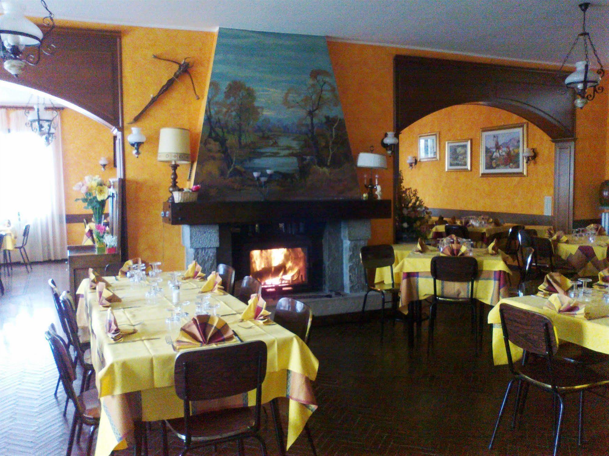 Hotel La Capannina Massino Visconti Bagian luar foto